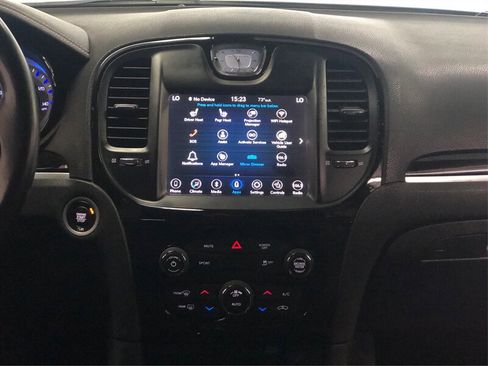 Used 2018 Chrysler 300 S RWD image 11