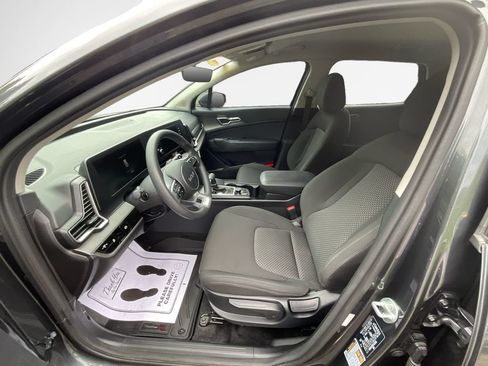 Used 2024 Kia Sportage LX AWD/4WD image 12