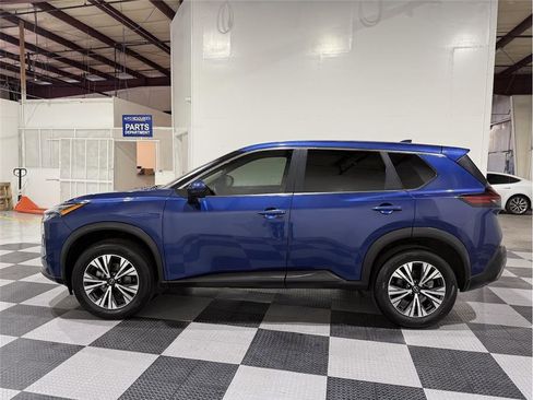 Used 2022 Nissan Rogue SV image 8