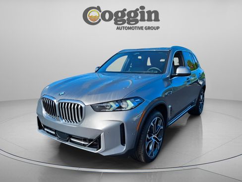 New 2026 BMW X5 xDrive40i w/ Premium Package AWD/4WD image 1
