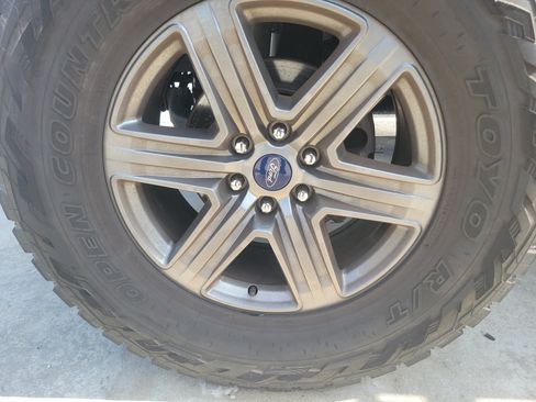 Used 2017 Ford F150 XLT w/ Equipment Group 302A Luxury RWD image 5