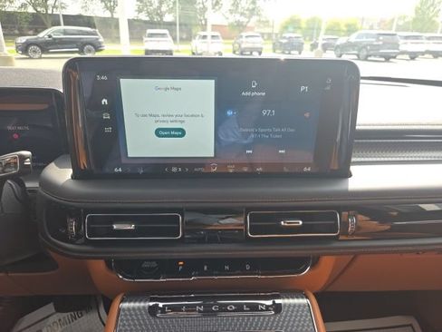 Used 2025 Lincoln Aviator Black Label AWD/4WD image 39