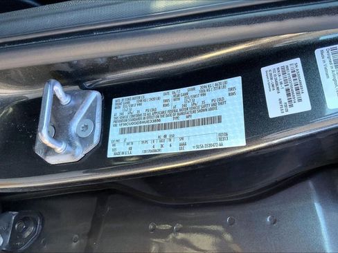 Used 2017 Ford Escape SE image 33