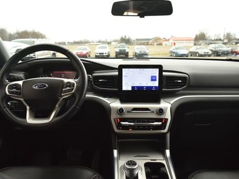 Used 2022 Ford Explorer XLT w/ Equipment Group 202A image 37