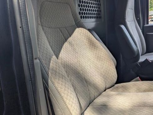 Used 2017 Chevrolet Express 2500 image 18