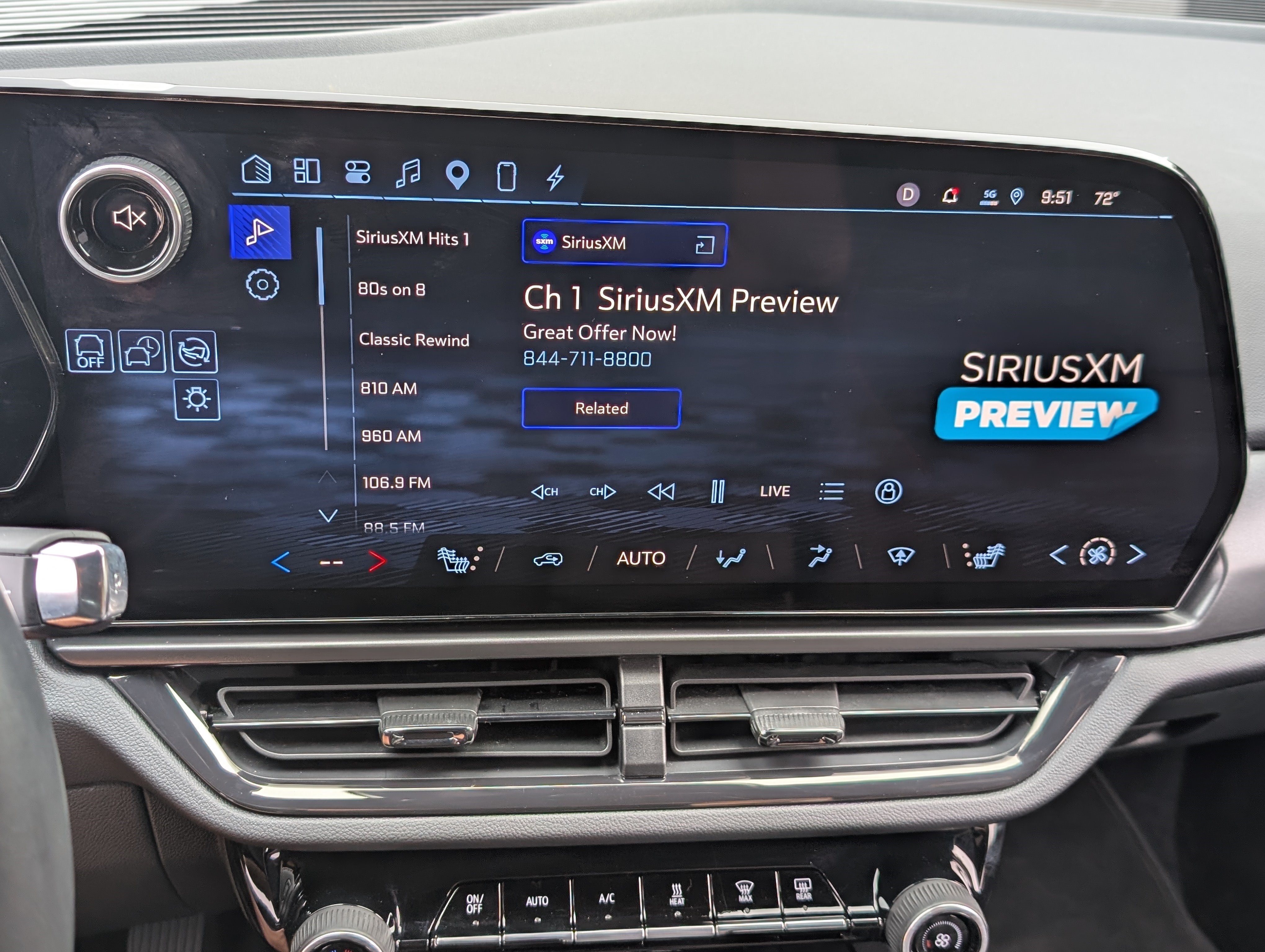 Used 2025 Chevrolet Equinox EV RS FWD image 29