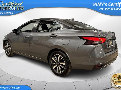 Used 2025 Nissan Versa SV image 8