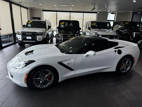 Used 2016 Chevrolet Corvette Stingray Coupe w/ Battery Protection Package RWD image 33