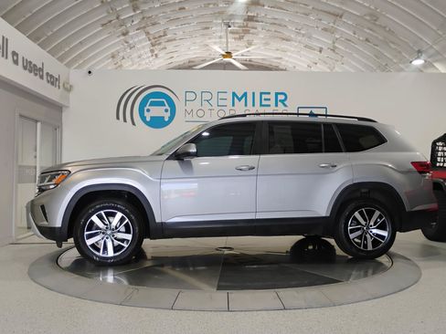 Used 2021 Volkswagen Atlas SE FWD image 2
