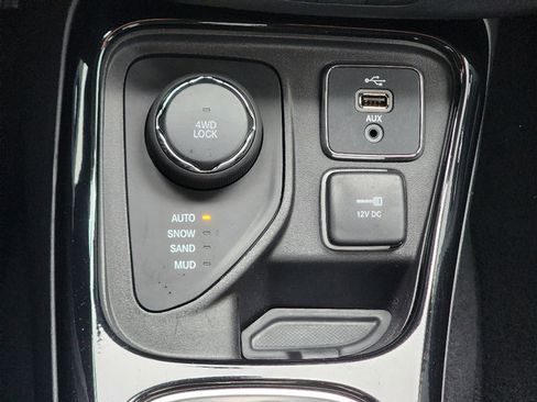 Used 2018 Jeep Compass Limited w/ Navigation Group image 13