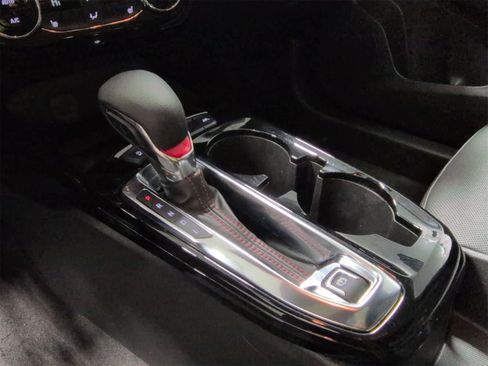 Used 2024 Chevrolet Trax RS w/ Sunroof Package image 33