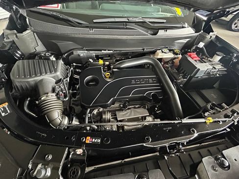Used 2025 Chevrolet Equinox LT FWD image 30