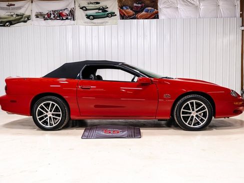 Used 2002 Chevrolet Camaro Z28 w/ SS Performance/Appearance Pkg image 12