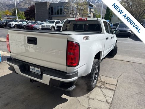 Used 2022 Chevrolet Colorado Z71 AWD/4WD image 7