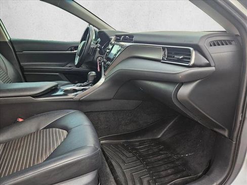 Used 2019 Toyota Camry SE image 20
