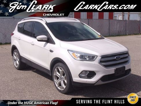 Used 2019 Ford Escape Titanium image 1