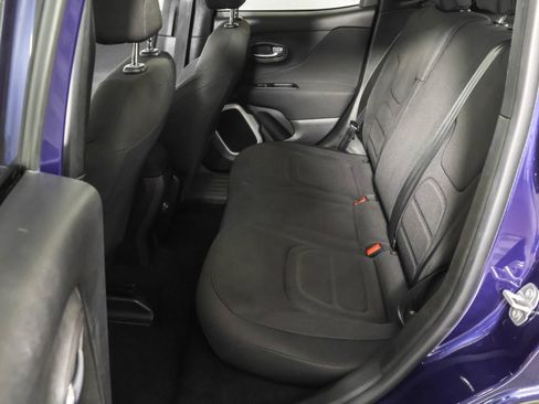 Used 2018 Jeep Renegade Latitude w/ Safety & Security Group AWD/4WD image 34