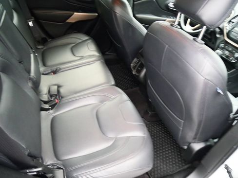 Used 2017 Jeep Cherokee Sport AWD/4WD image 23