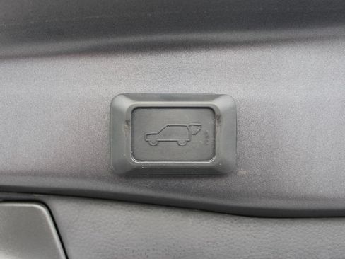 Used 2021 Toyota RAV4 XLE Premium AWD/4WD image 35