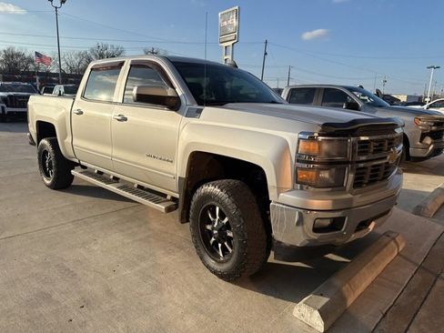 Used 2015 Chevrolet Silverado 1500 LT image 2