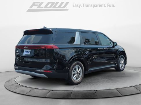 Used 2022 Kia Carnival LX FWD image 9