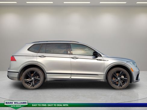 Used 2023 Volkswagen Tiguan SE R-Line AWD/4WD image 2