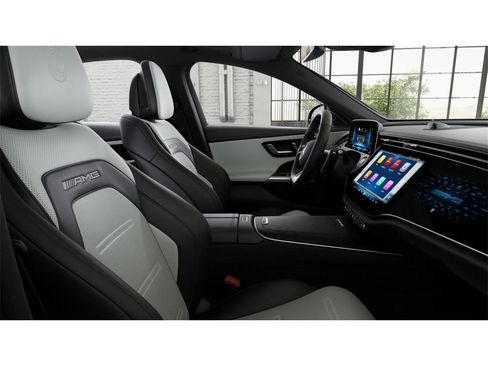 New 2026 Mercedes-Benz E 53 AMG e 4MATIC Sedan image 4