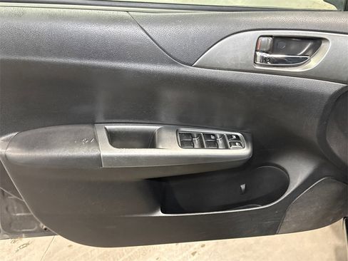 Used 2011 Subaru Impreza 2.5i image 7