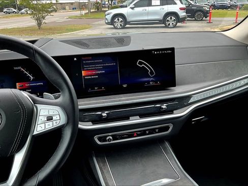 Used 2023 BMW X7 xDrive40i w/ Premium Package AWD/4WD image 9
