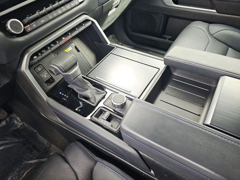 Used 2023 Toyota Tundra Platinum AWD/4WD image 36