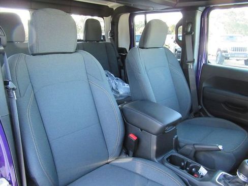 New 2026 Jeep Gladiator Willys image 9