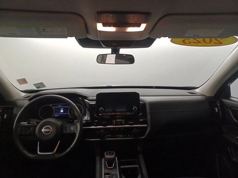 Used 2025 Nissan Pathfinder SV FWD image 16