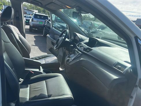 Used 2016 Honda Odyssey Touring Elite image 9