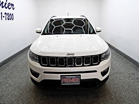 Used 2021 Jeep Compass Latitude AWD/4WD image 2