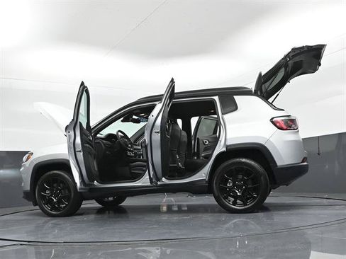 Used 2024 Jeep Compass Latitude w/ Altitude Special Edition AWD/4WD image 49