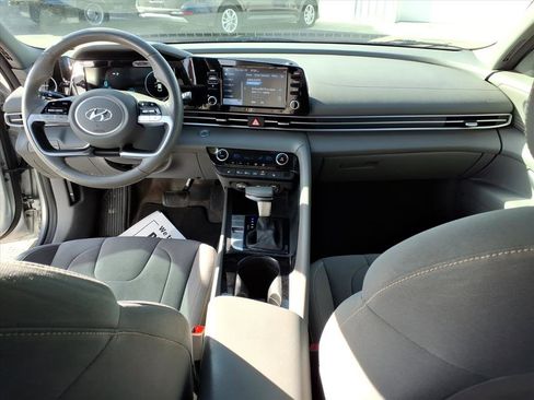 Used 2021 Hyundai Elantra SEL w/ Convenience + Premium Package image 28