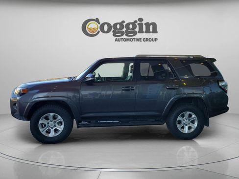 Used 2018 Toyota 4Runner SR5 image 2