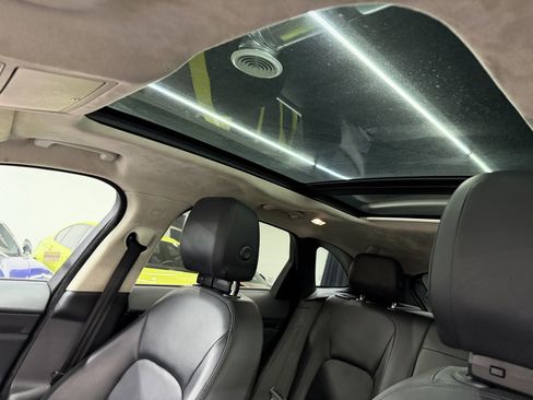 Used 2019 Jaguar F-PACE Premium image 26