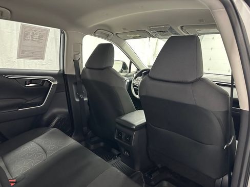 Used 2025 Toyota RAV4 XLE AWD/4WD image 55