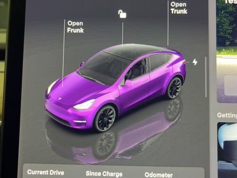 Used 2022 Tesla Model Y Long Range image 15