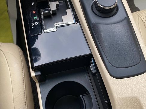 Used 2013 Lexus ES 350 w/ Luxury Pkg FWD image 48