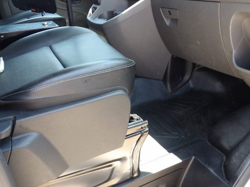 Used 2022 Ford Transit 250 Medium Roof AWD image 27