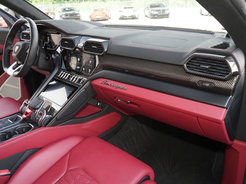 Used 2022 Lamborghini Urus AWD/4WD image 10