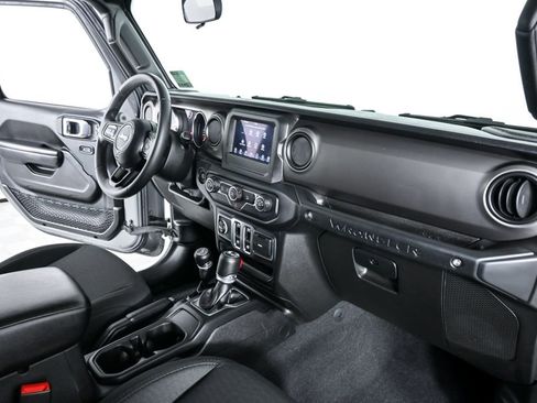 Used 2019 Jeep Wrangler Sport S image 19
