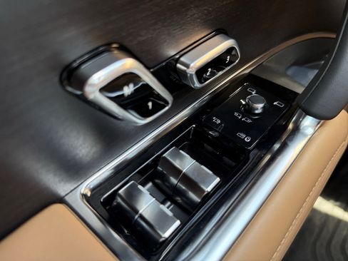 Used 2025 Land Rover Range Rover SE AWD/4WD image 27