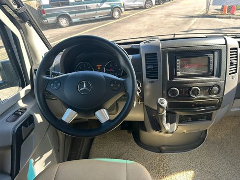 Used 2016 Mercedes-Benz Sprinter 3500 image 40