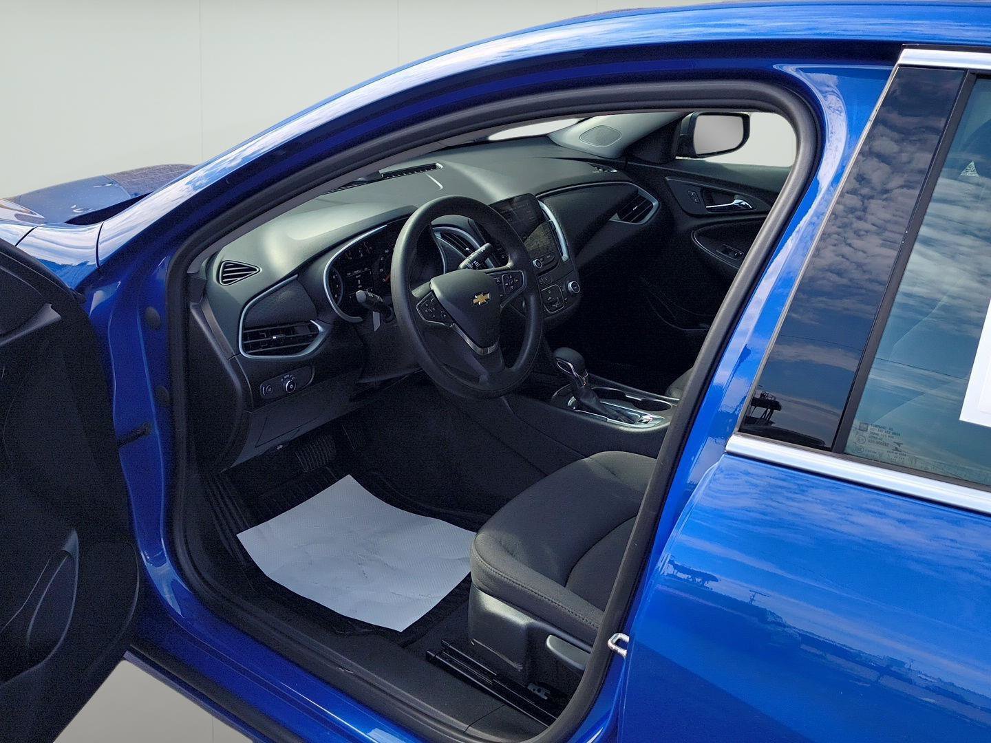 Used 2023 Chevrolet Malibu LS FWD image 5