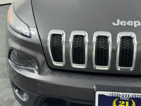 Used 2014 Jeep Cherokee Latitude w/ Cold Weather Group AWD/4WD image 4
