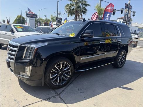 Used 2017 Cadillac Escalade Premium Luxury RWD image 54