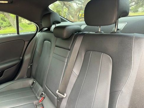 Used 2021 Mercedes-Benz A 220 image 8